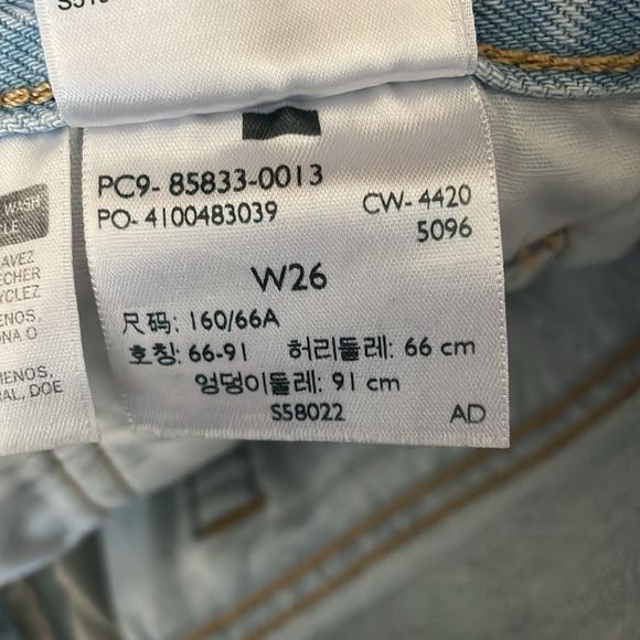 LEVI’S 501 mid thigh shorts - Picture 10 of 10